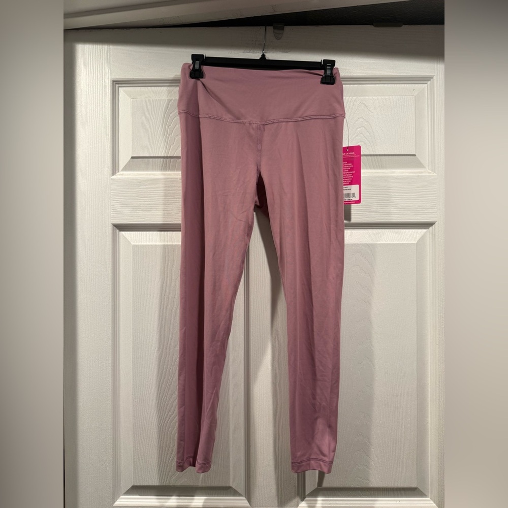 NWT Yogalicious Pink Leggings. Ankle Length. Size Small